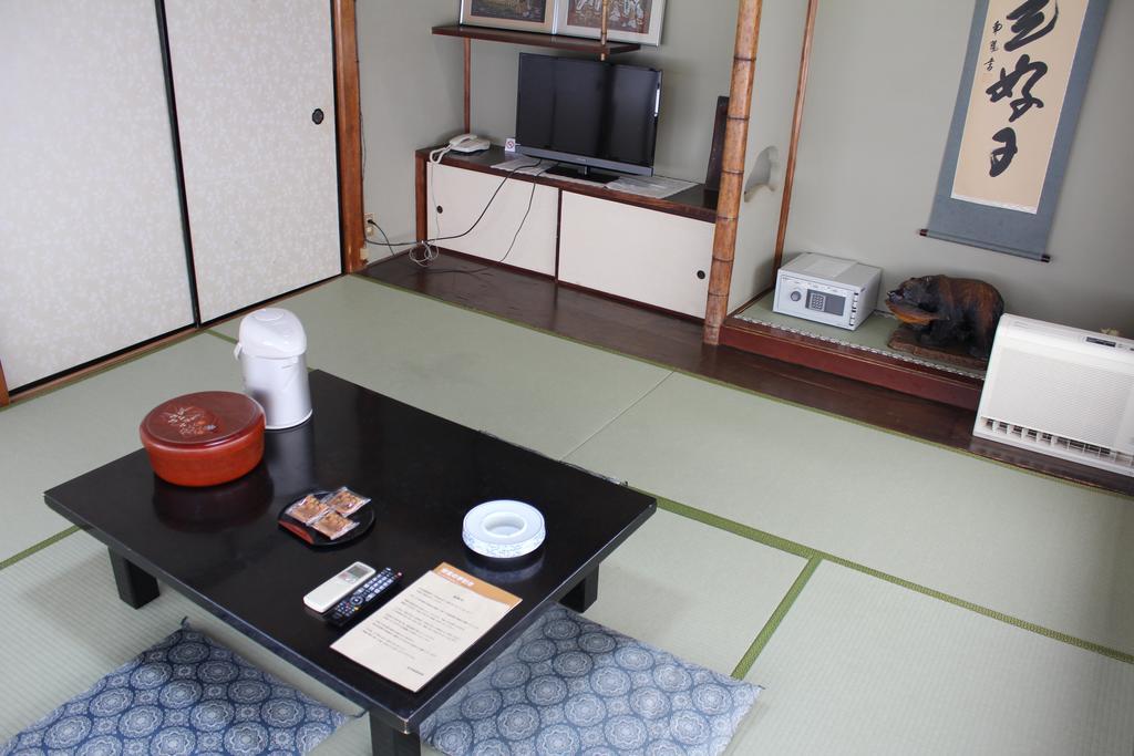 Kinokuniya Ryokan Fujisawa Rom bilde